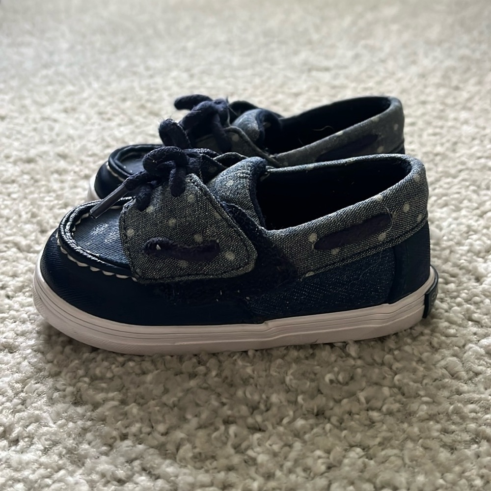 Sperry Toddler Shoes - Size 4. Great condition!